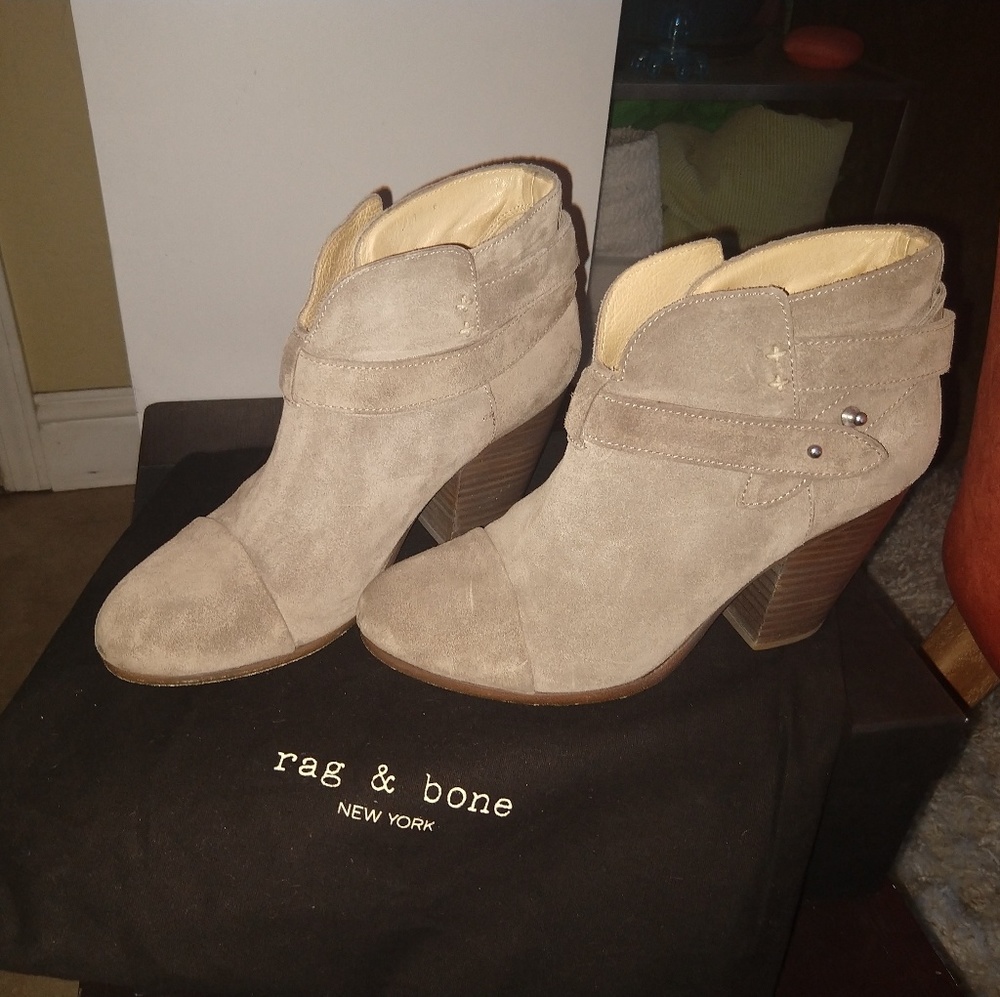 - Euc Rag & Bone Harrow bootie sz 38